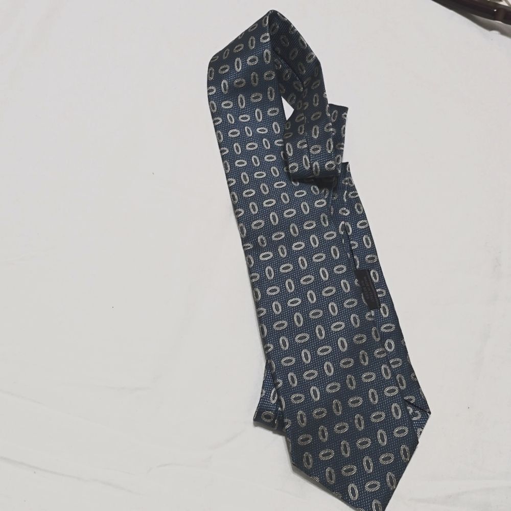 Prada Tie 100%silk‎